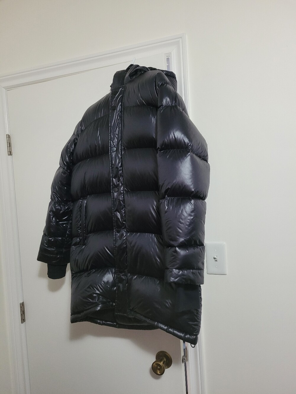 TNA SUPER PUFF MID LENGTH WOMENS SMALL SHINY BLACK